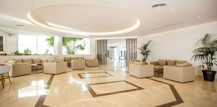 planuoji kelionę į Graikija? apsistokite 4 viešbutyje NIRIIDES BEACH HOTEL.