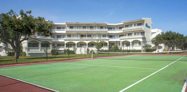 Viešbutis NIRIIDES BEACH HOTEL įsikūręs Graikija.