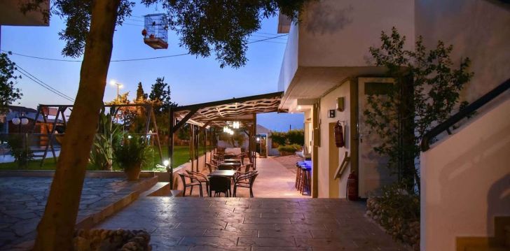 atostogos Graikija – apsistokite viešbutyje IRAKLIS APARTMENTS