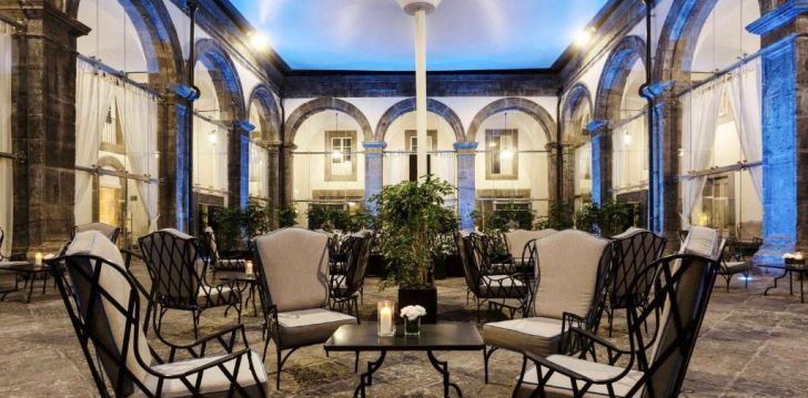 apsistokite PALAZZO CARACCIOLO NAPOLI - MGALLERY BY SOFITEL viešbutyje už gerą kainą. 