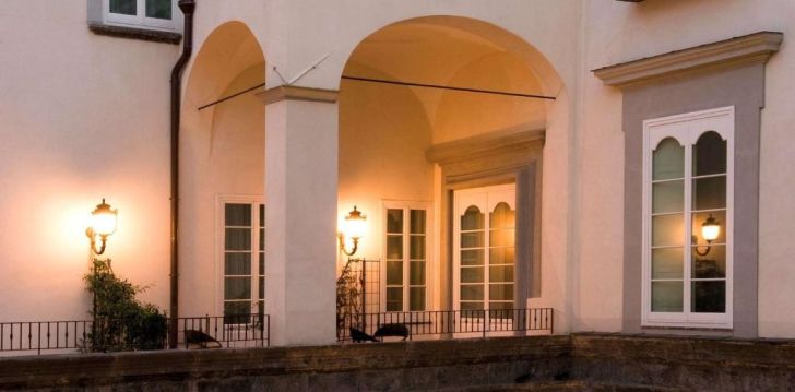 apsistokite PALAZZO CARACCIOLO NAPOLI - MGALLERY BY SOFITEL viešbutyje už gerą kainą.