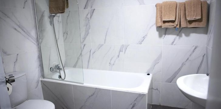 Planuoji kelionę į Kipras? apsistokite 3 viešbutyje SUN HALL BEACH HOTEL APTS.