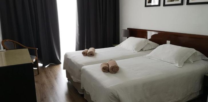 Viešbutis SUN HALL BEACH HOTEL APTS įsikūręs Kipras. 