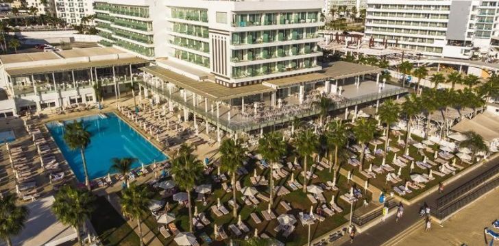 CONSTANTINOS THE GREAT BEACH HOTEL - klientų vertinamas, kaip geras kainos ir kokybės santykis.