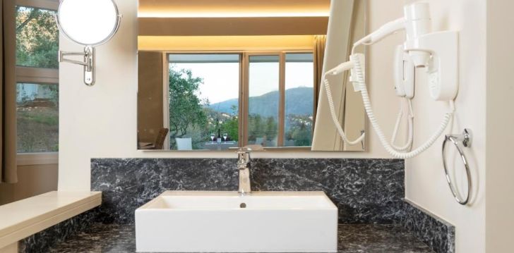 viešbutis ART HOTEL DEBONO (ADULTS ONLY) įsikūręs . 