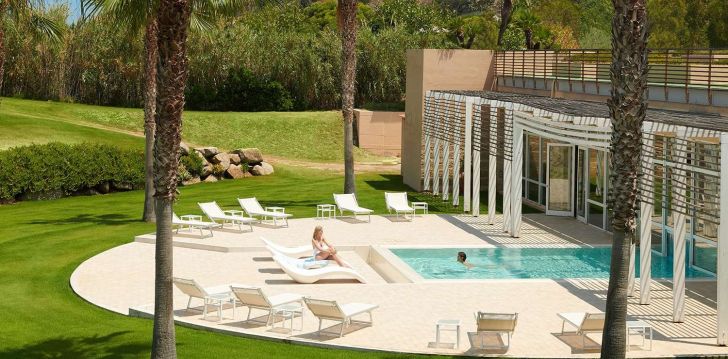 Apsistokite CAPOVATICANO RESORT THALASSO & SPA viešbutyje už gerą kainą.