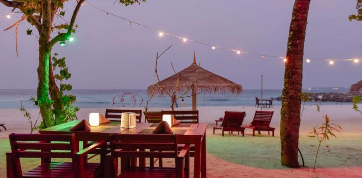 Viešbutis ARENA BEACH & FUSHI SEAVIEW įsikūręs Maldyvai. 