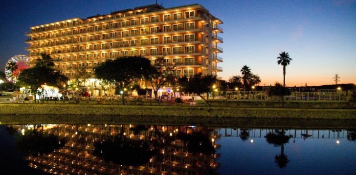 apsistokite PLAYA MOREIA HOTEL viešbutyje už gerą kainą.