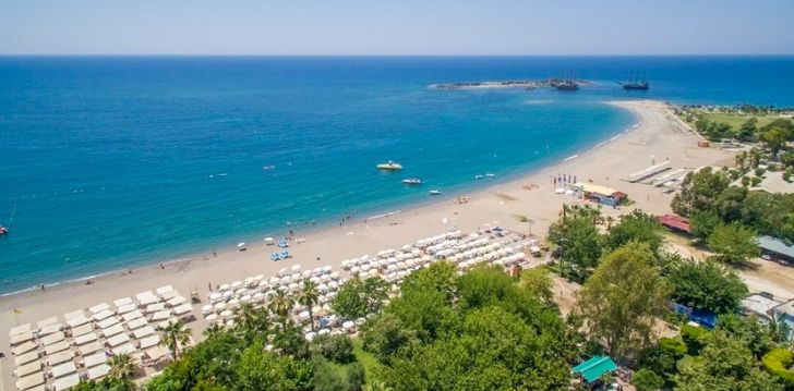 apsistokite LYCUS BEACH HOTEL viešbutyje už gerą kainą. 