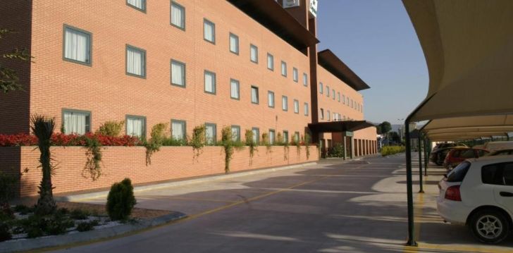 Geras kainos ir kokybės santykis atostogoms - viešbutis POSADAS DE ESPANA MALAGA
