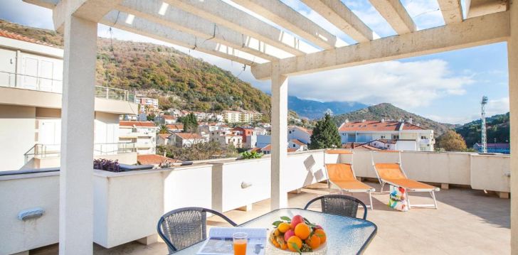 apsistokite APARTMENTS AZUR viešbutyje už gerą kainą. 