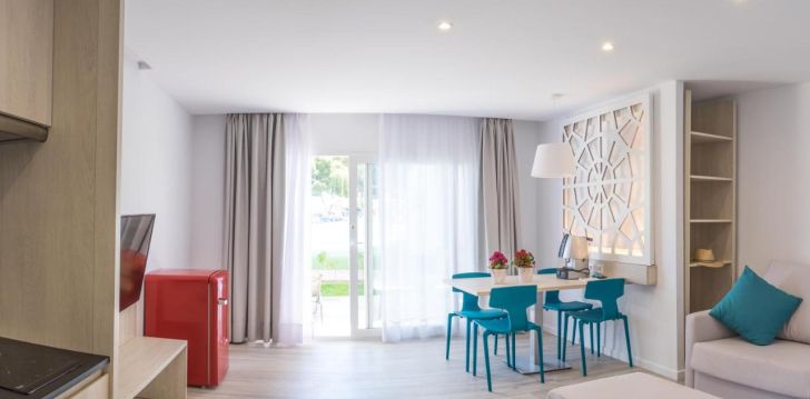 apsistokite HOTEL CLUB ES TALAIAL viešbutyje už gerą kainą.