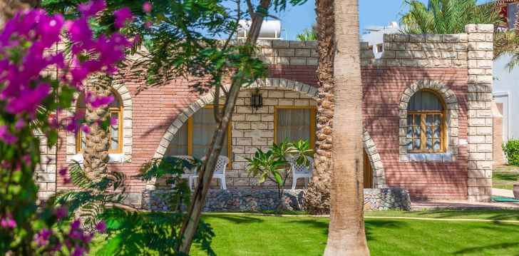 apsistokite ALADDIN BEACH RESORT viešbutyje už gerą kainą.