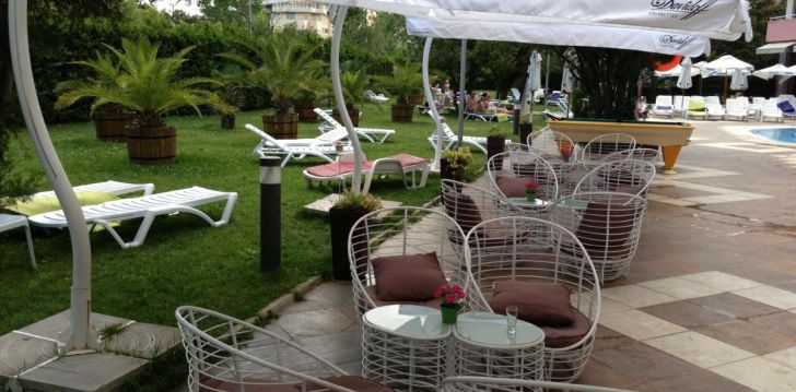 Viešbutis FLAMINGO BEACH įsikūręs Kipras.