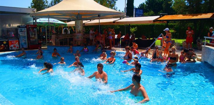 Nepraleisk progos pailsėti už gerą kainą - viešbutyje FLAMINGO BEACH