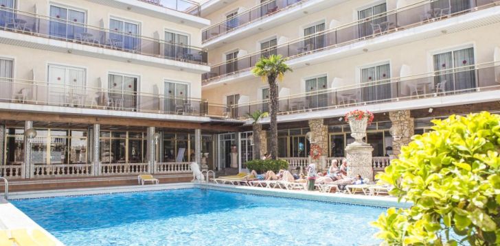 apsistokite HOTEL IBERSOL SORRA D'OR viešbutyje už gerą kainą. 
