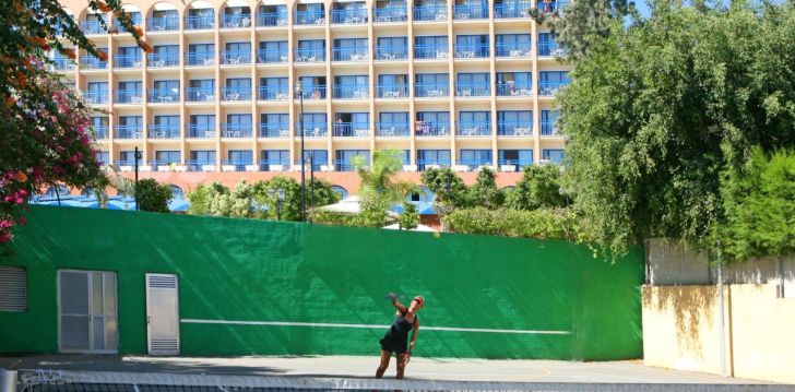 Apsistokite NAVARRIA HOTEL viešbutyje už gerą kainą.