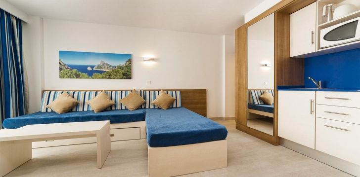 apsistokite GLOBALES VERDEMAR APARTMENTS viešbutyje už gerą kainą.