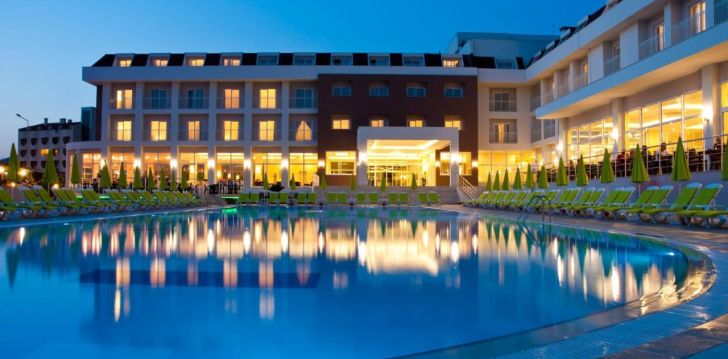 apsistokite MG HOTELS WHITE LILYUM HOTEL viešbutyje už gerą kainą. 