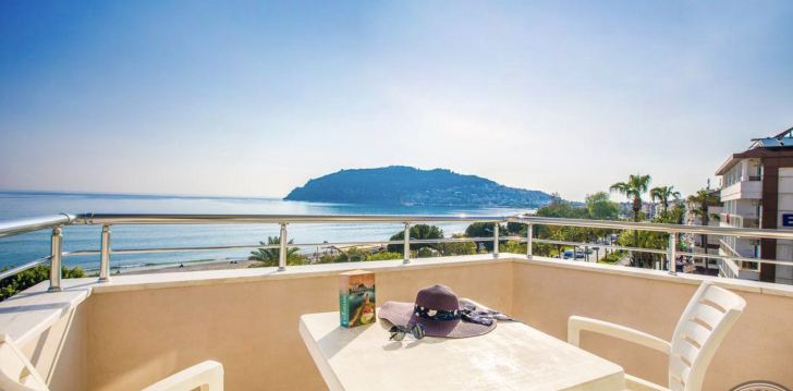 apsistokite HAWAII SUITE BEACH HOTEL viešbutyje už gerą kainą.