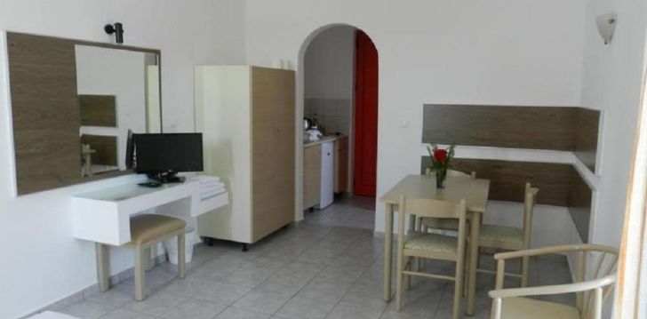 Viešbutis TRIANTAFILLAS APARTMENTS įsikūręs Graikija.