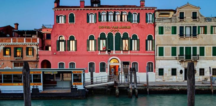 Viešbutis TRE ARCHI įsikūręs Italija.