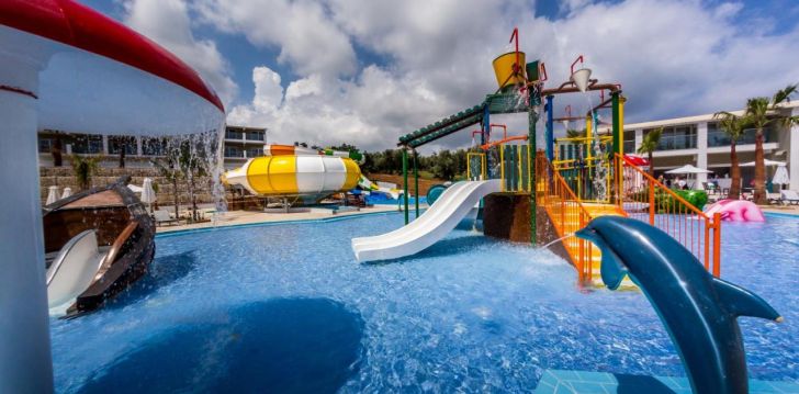 apsistokite CARETTA PARADISE viešbutyje už gerą kainą.