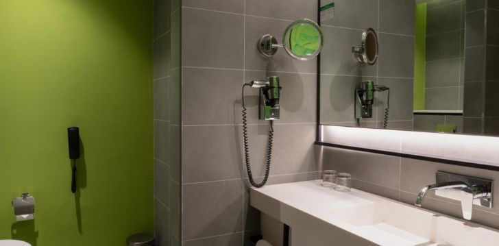 planuoji kelionę į JAE? apsistokite 4 viešbutyje AL KHOORY COURTYARD HOTEL. 