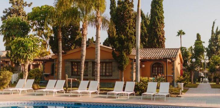 Planuoji kelionę į Ispanija? apsistokite 4 viešbutyje SUITES & VILLAS BY DUNAS. 
