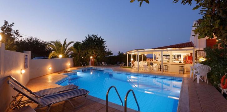 Atostogos saulėtoje Kretos saloje, jaukiame viešbutyje 3* REMI APARTMENTS! 9