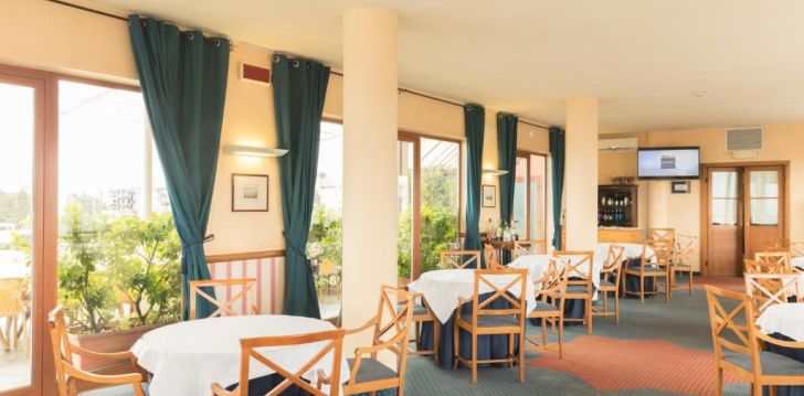 HOTEL LA BAIA - klientų vertinamas, kaip geras kainos ir kokybės santykis.