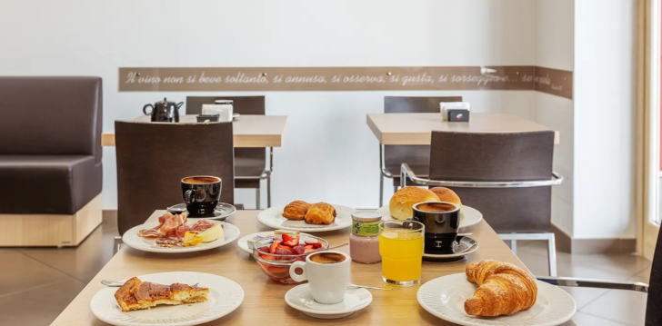 apsistokite DIVINO HOTEL viešbutyje už gerą kainą.