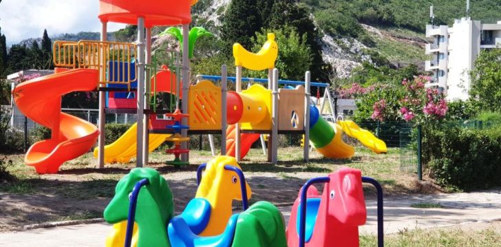 Viešbutis PEARL BEACH HOTEL & RESORT įsikūręs Juodkalnija.