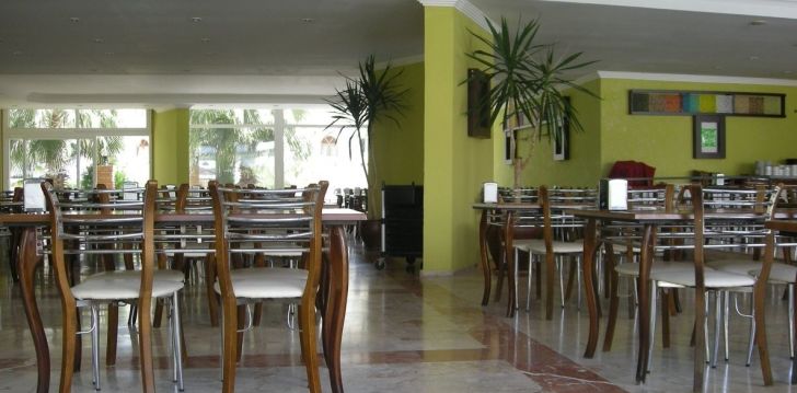 NEX ROYAL BEACH (ex. Vogue Royal Beach) - klientų vertinamas, kaip geras kainos ir kokybės santykis.