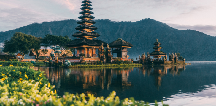 Planuoji kelionę į Indonezija? apsistokite 3 viešbutyje POILSINĖ KELIONĖ su 2 ekskursijomis (apgyvendinimas 3* ROYAL CASA GANESHA + 3* IBIS STYLES BENOA). 