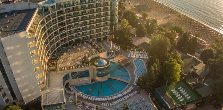 nepraleisk progos pailsėti už gerą kainą - viešbutyje MARINA GRAND BEACH