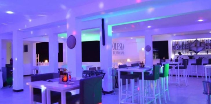 planuoji kelionę į Zanzibaras? apsistokite 4 viešbutyje SUN SEA BAR (Adults Only 12+). 