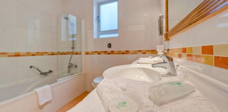 nepraleisk progos pailsėti už gerą kainą - viešbutyje PARADISE BAY RESORT HOTEL