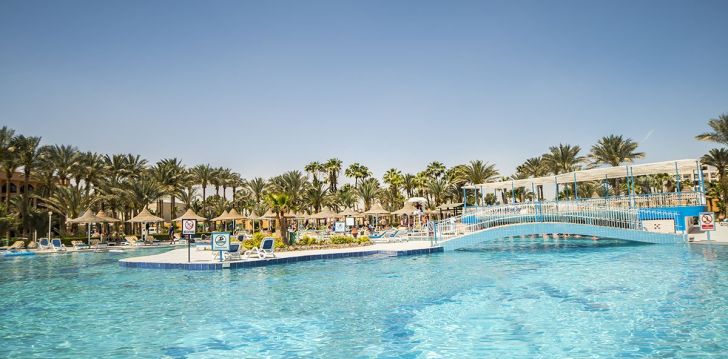 apsistokite GIFTUN AZUR RESORT viešbutyje už gerą kainą.