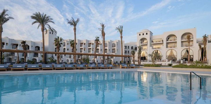 apsistokite SERRY BEACH RESORT viešbutyje už gerą kainą.