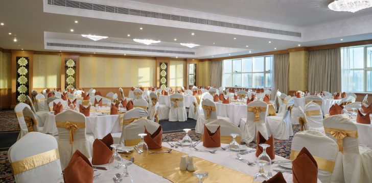 viešbutis CARLTON TOWER HOTEL DUBAI įsikūręs JAE. 