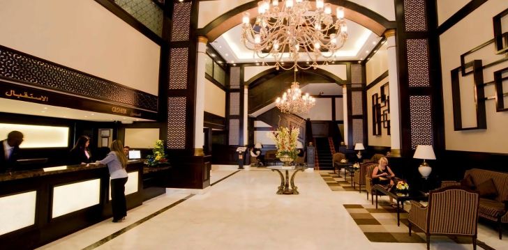 rinkitės viešbutį CARLTON TOWER HOTEL DUBAI kelionei į JAE