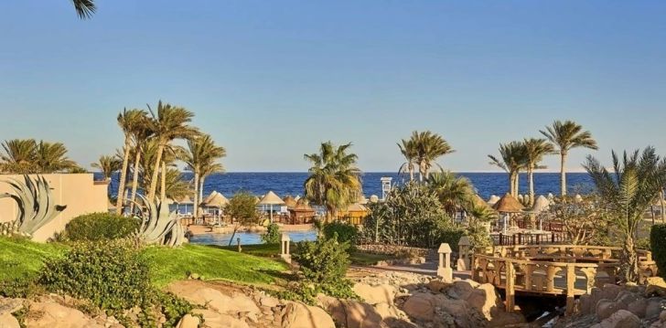 apsistokite PARROTEL BEACH RESORT viešbutyje už gerą kainą.