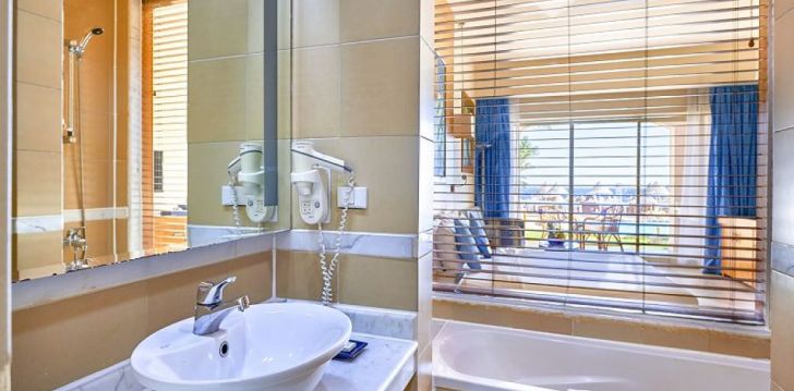 tavo atostogos prasideda viešbutyje PARROTEL BEACH RESORT