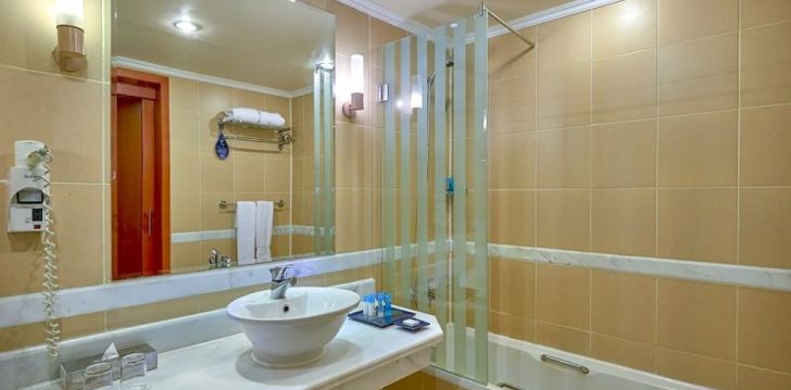 rinkitės viešbutį PARROTEL BEACH RESORT kelionei į Egiptas