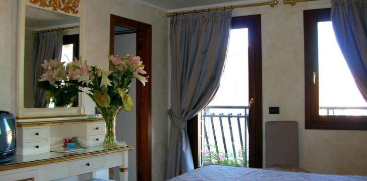 Romantiškas laikas Venecijoje 3* apartamentuose HOTEL CARLTON CAPRI! 11