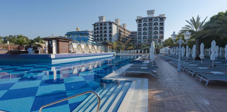 Apsistokite QUATTRO BEACH SPA & RESORT HOTEL viešbutyje už gerą kainą.