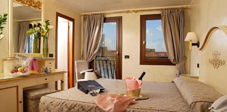 Romantiškas laikas Venecijoje 3* apartamentuose HOTEL CARLTON CAPRI! 1