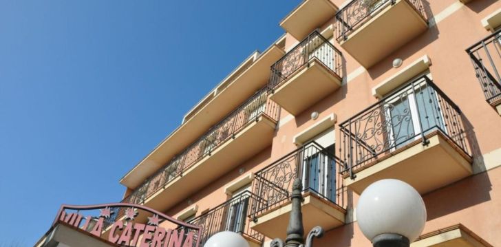 Viešbutis HOTEL VILLA CATERINA įsikūręs Italija.