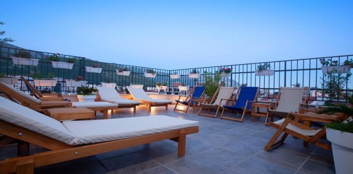Viešbutis HOTEL TWELVE įsikūręs Juodkalnija.